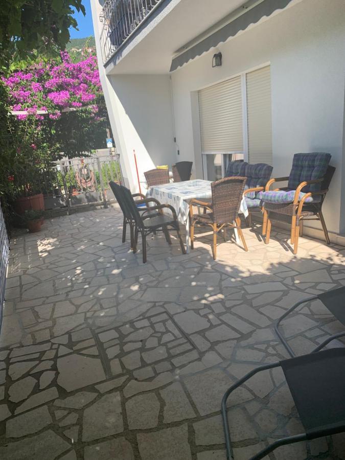 Apartments Paco & Bony Ловран Екстер'єр фото